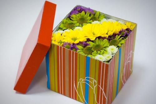 Цветы в коробке - необычная упаковка