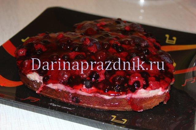 Тирольский пирог с ягодами можно приготовить своими руками